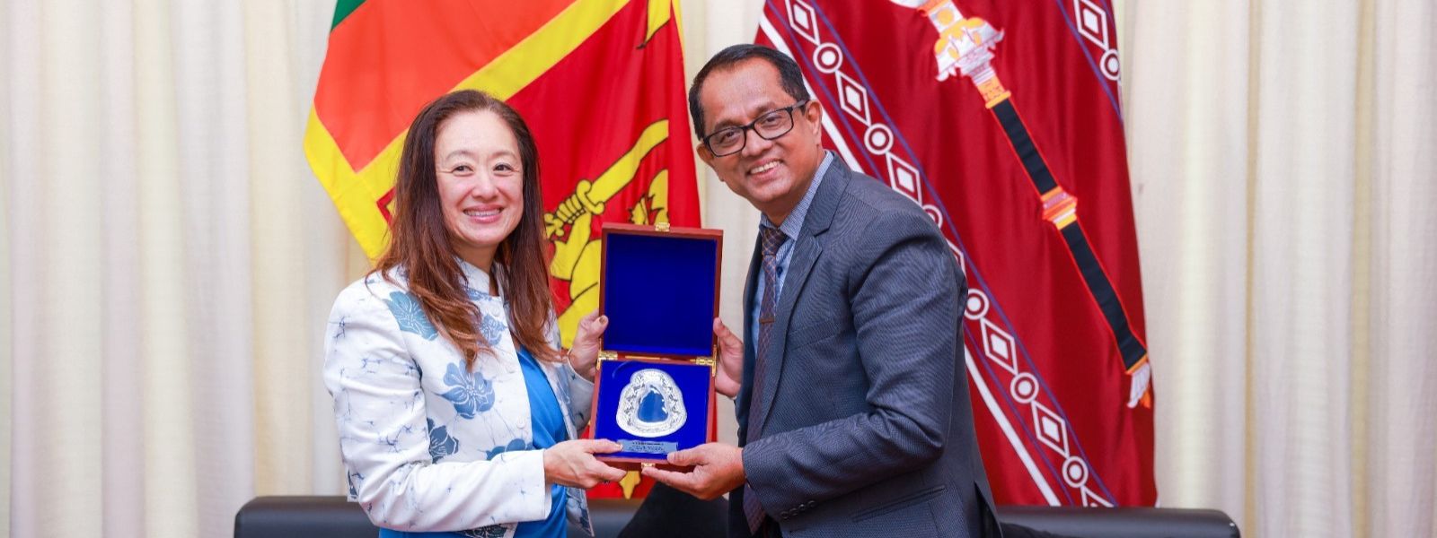 US Ambassador Meets SL Parliament Speaker